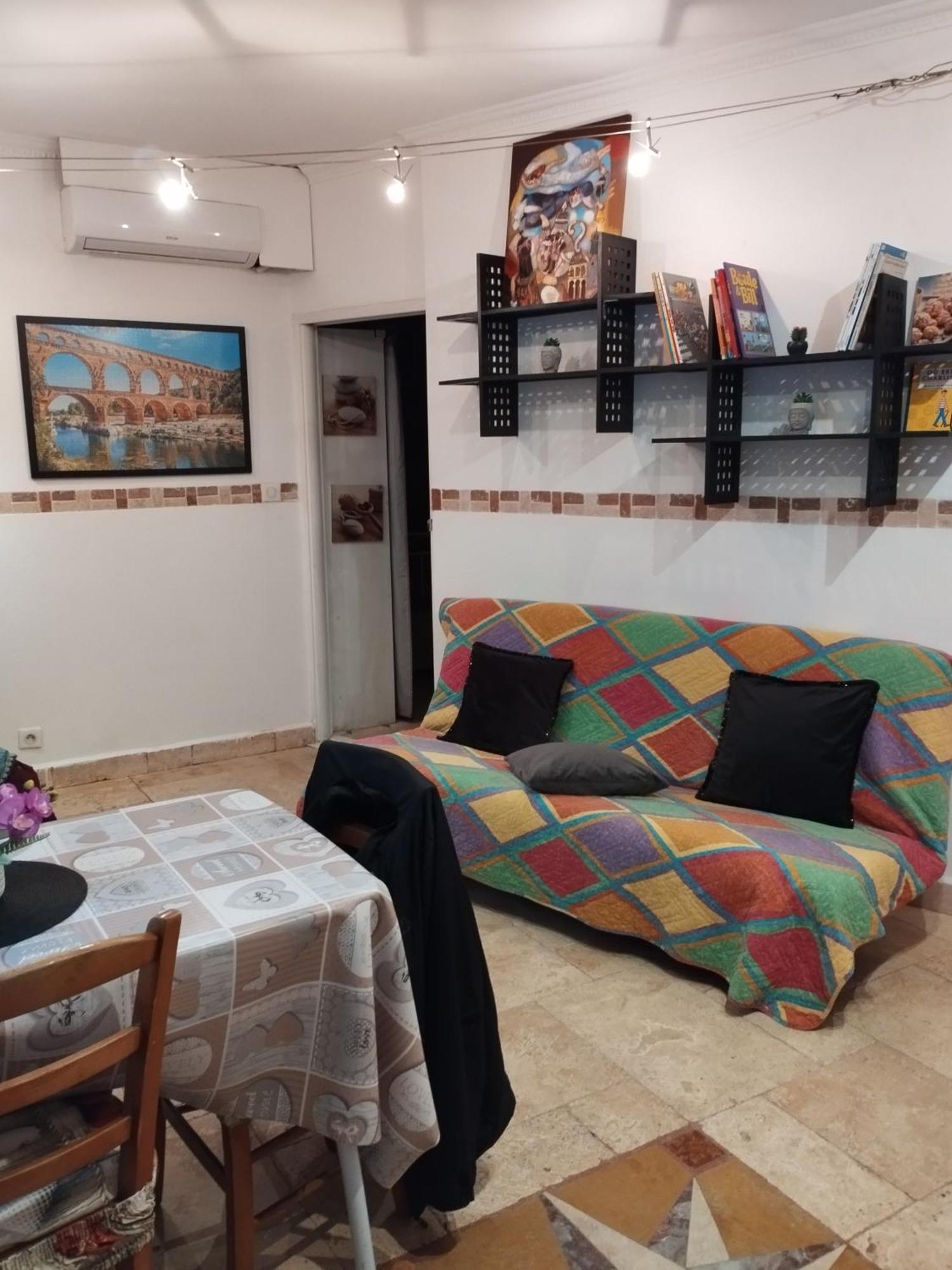 Tres Bel Appartement Cosy Et Chaleureux A Nîmes Exterior foto